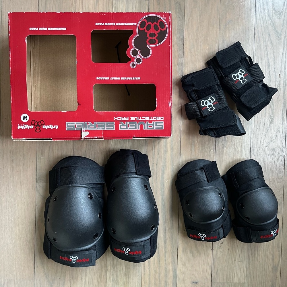 TripleEight Saver Series Protective Pack. Skateboard/Rollerskate Pads. Kids Sz M